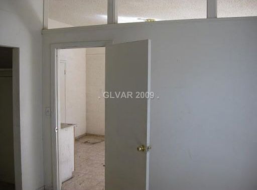 1st image of 1077 Westminster Ave
