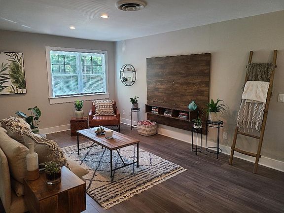 Unit 491 Living room