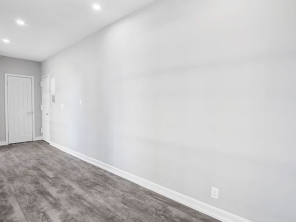 3rd image of 2371 2nd Ave APT 15
