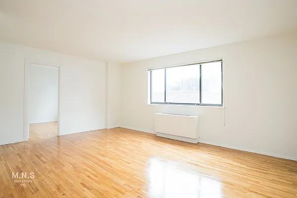 Rented by MNS | media 7