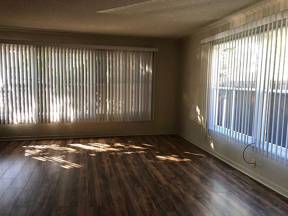 5th image of 460 Everett Ave APT 2