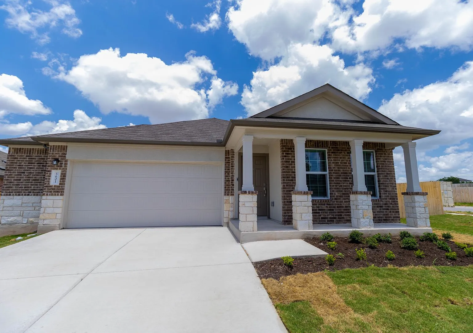 Stunning Newly Built 3 Bed/2 Bath Home in Round Rock! — Photo 1