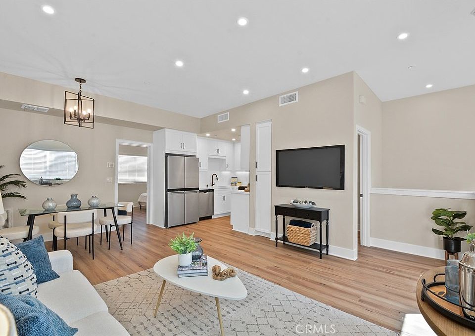 1st image of 18090 Prairie Ave #101
