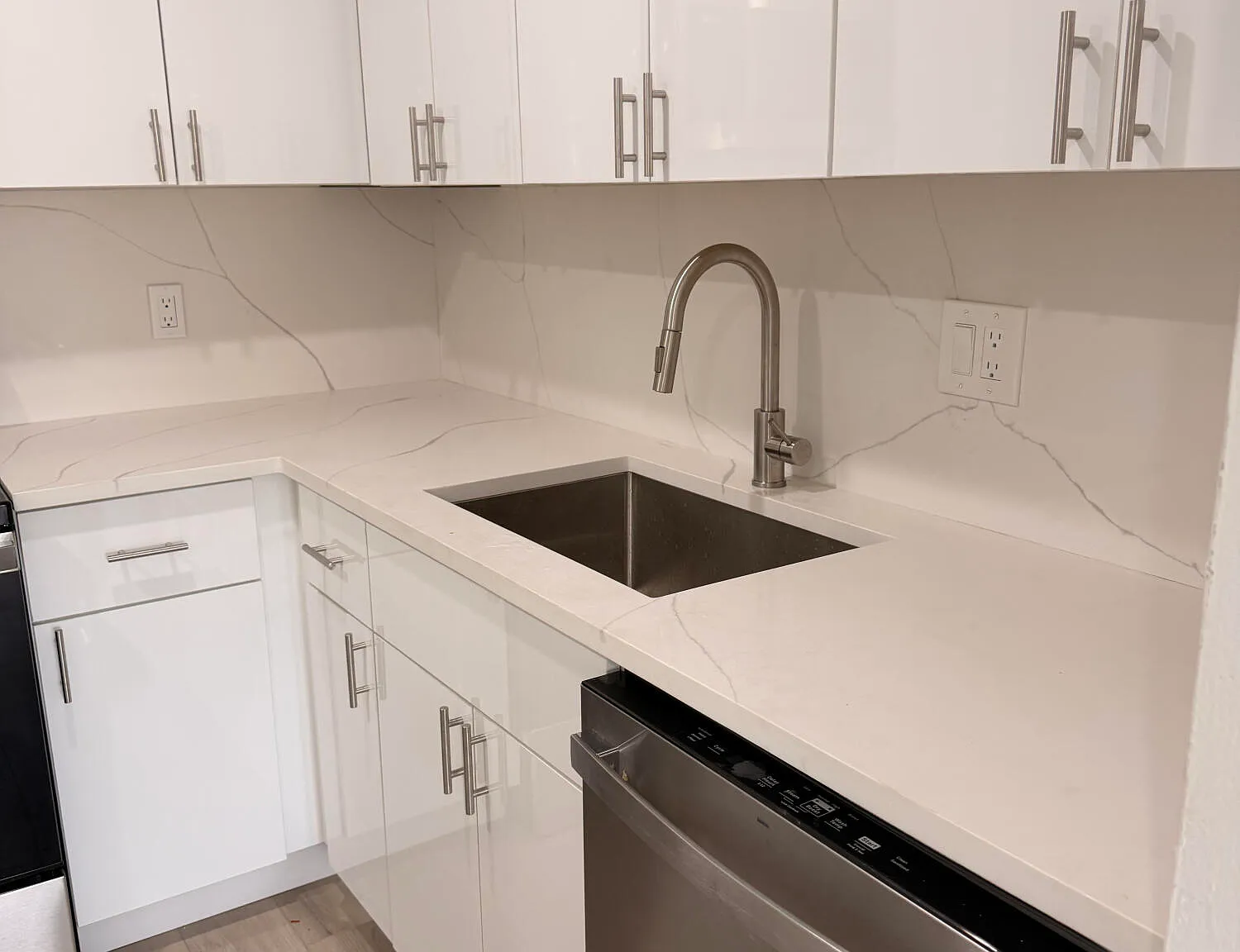 1 bed, 1.0 bath, 650 sqft, $2,000 — Photo 3