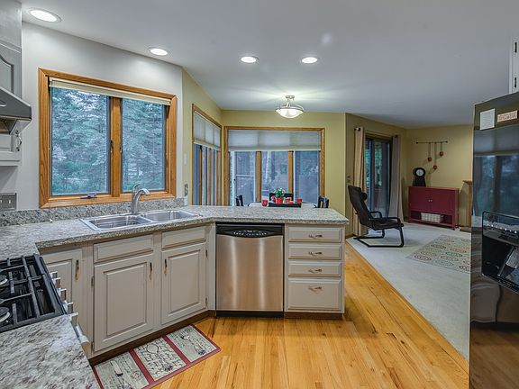 4th image of 1500 Winchester Dr