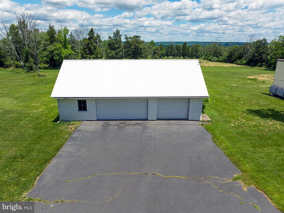 2305 Hill Rd, Perkiomenville, PA 18074 Zillow