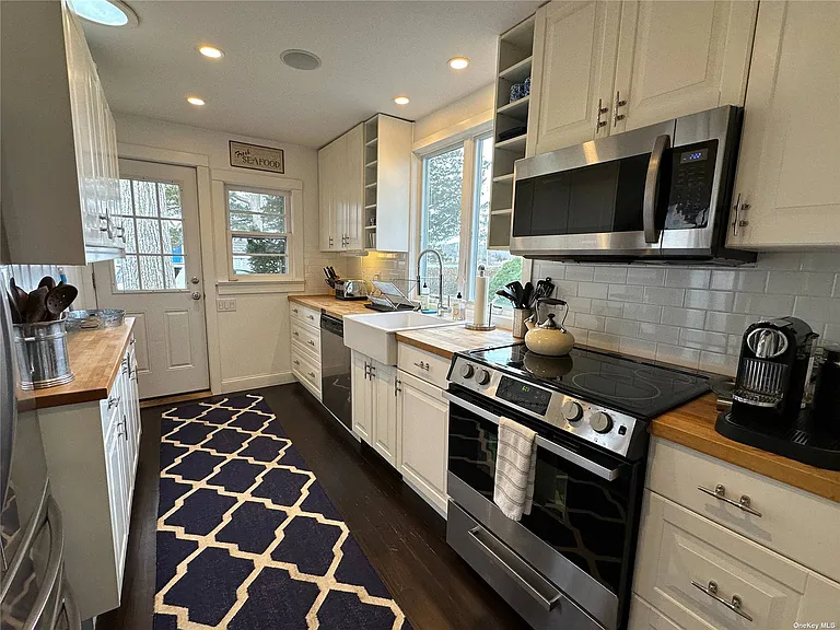 1100 Pine Ave — Photo 3