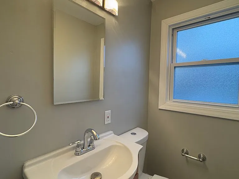 18320 Morris Ave — Photo 22