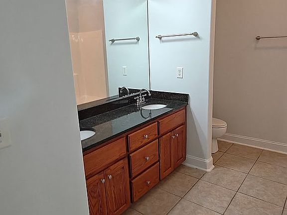 Double vanity bathroom 