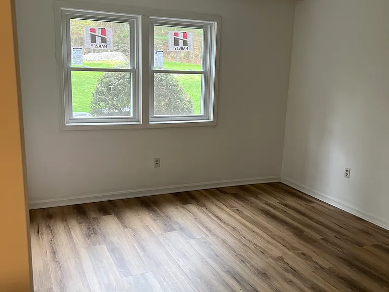 4 Heritage Village Dr #115 — Photo 8
