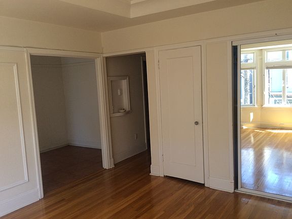 5th image of 3600 20th St #103