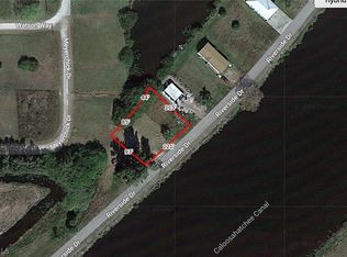 909 Riverside Dr SW, Moore Haven, FL 33471