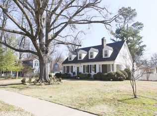 402 Conway Blvd, Conway, AR 72034