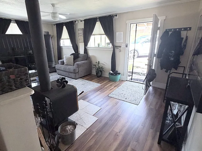 1244 La Barr Meadows Rd — Photo 3