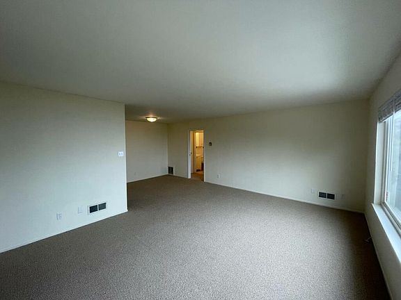 4th image of 41 Crestline Dr #4