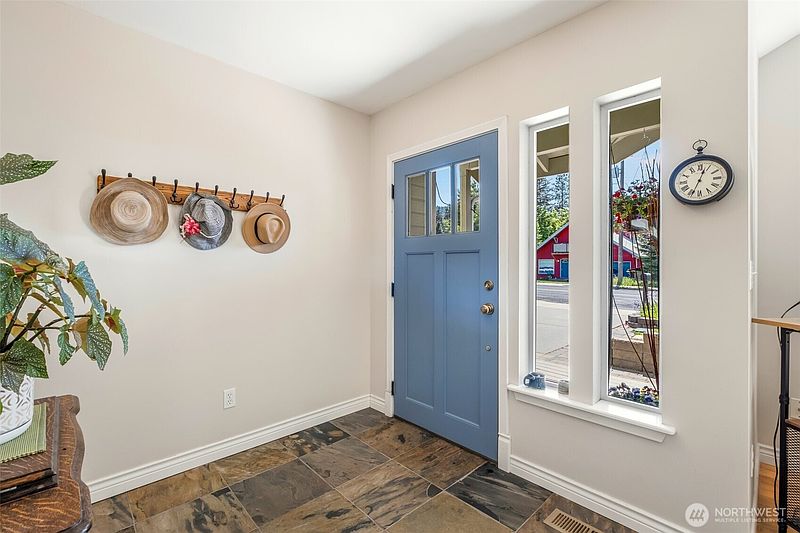 3rd image of 604 Birch Street