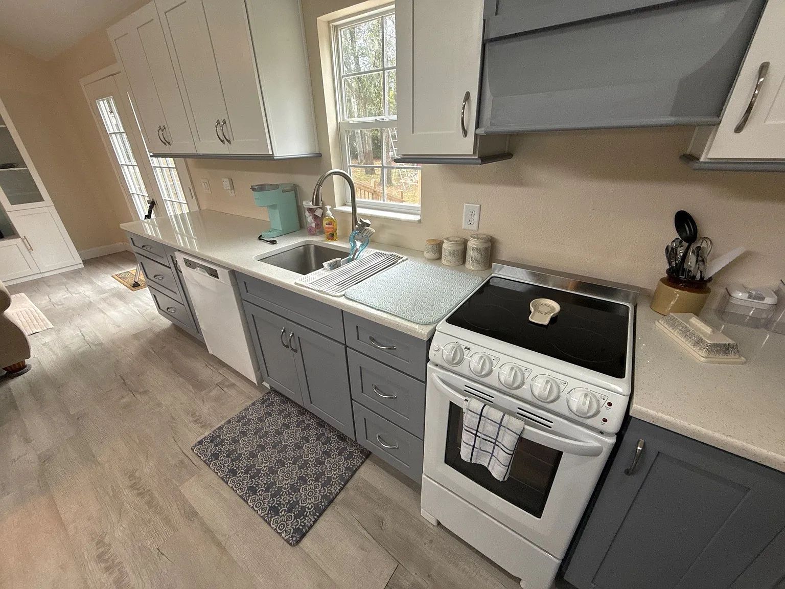 2 bed, 2.0 bath, 960 sqft, $1,700 — Photo 2