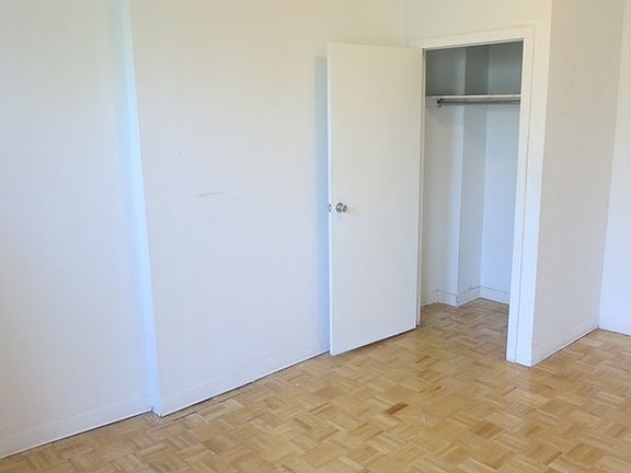 4th image of 297 Troutman St #3B