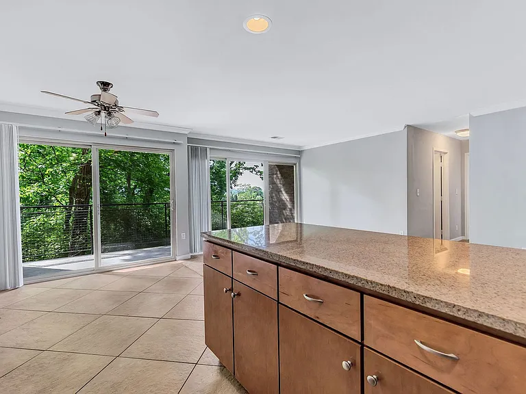 3600 Linwood Ave #203 — Photo 2