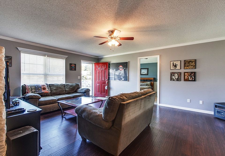 1st image of 7415 Greenway Dr