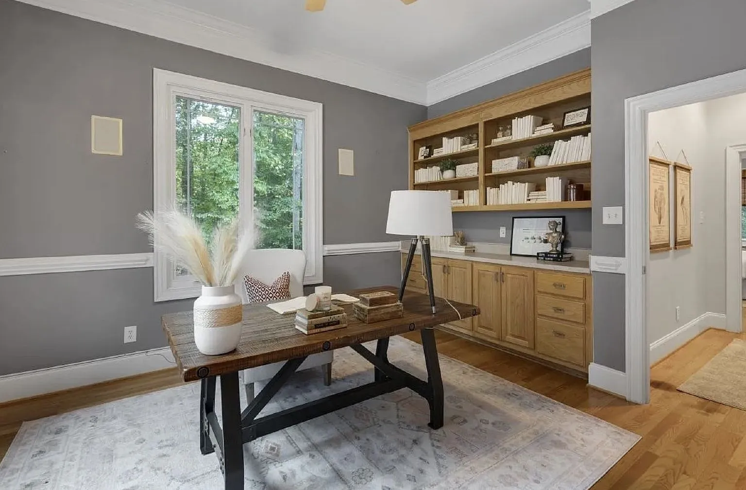 5 bed, 4.5 bath, 4400 sqft, $4,595 — Photo 4