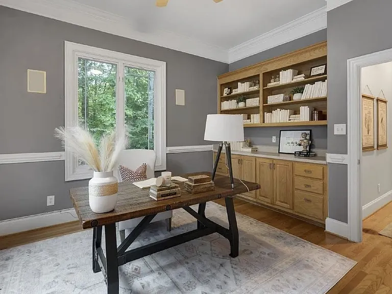 5909 Greenevers Dr — Photo 3
