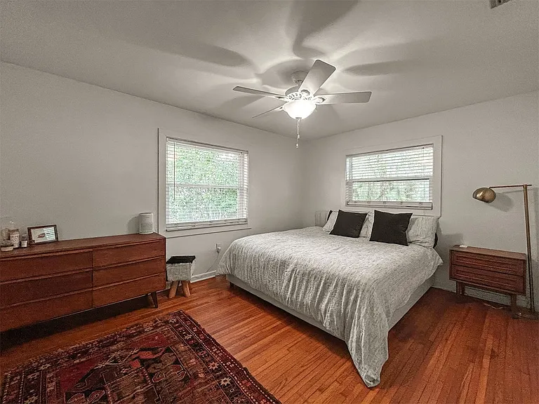 1021 Iroquois St — Photo 11