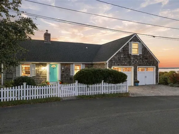 3 Ocean View Ave, Tiverton, RI 02878