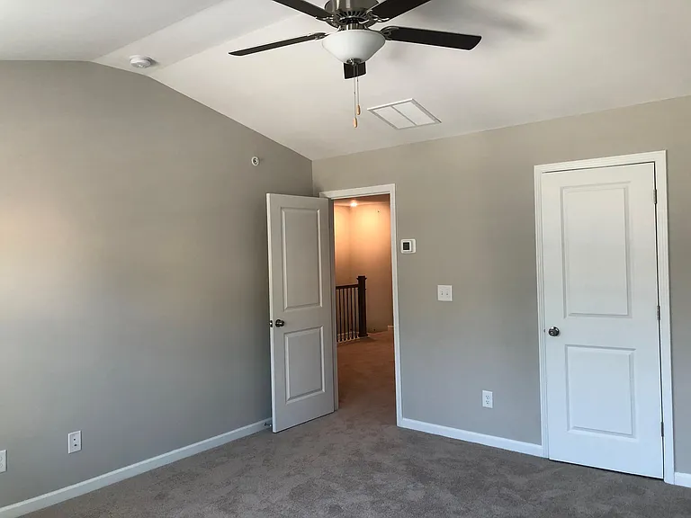 1333 Endicott Ct — Photo 7