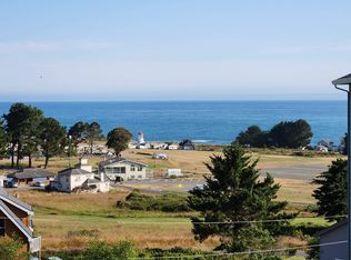 118 Fawn Dr, Whitethorn, CA 95589