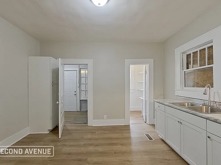 2800 Avenue H — Photo 10