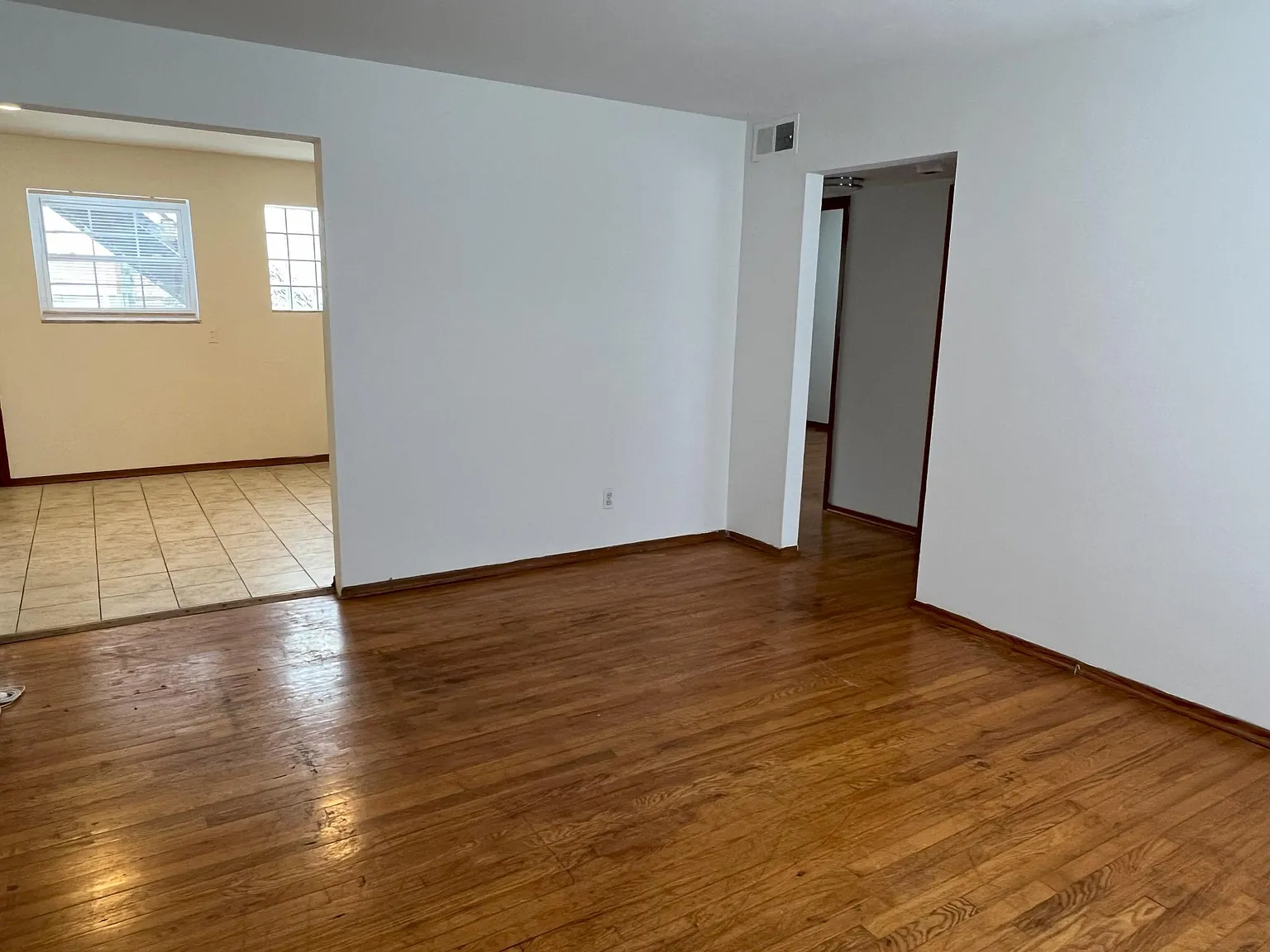 2 bed, 900 sqft, $1,175 — Photo 3