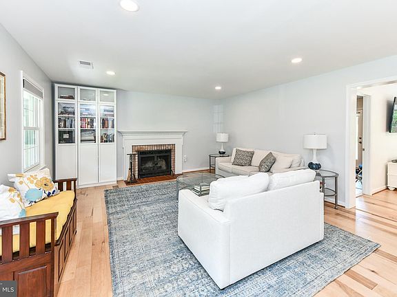 4th image of 6222 Hardy Dr