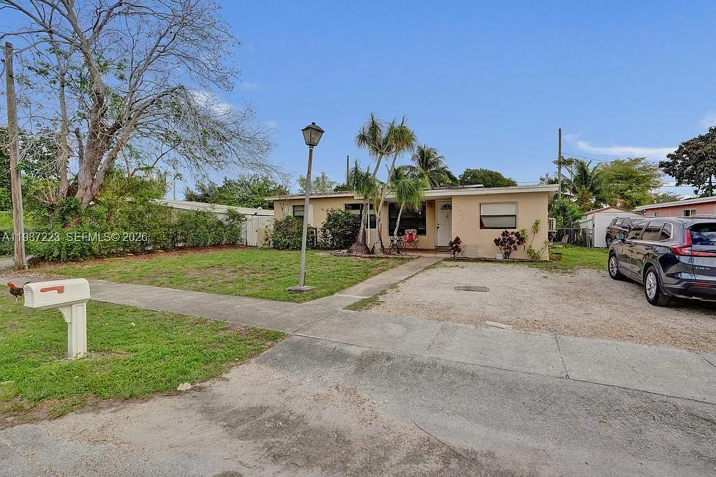 Building Photo - 3500 SW 37th St