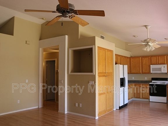 5th image of 2370 S Walnut Dr