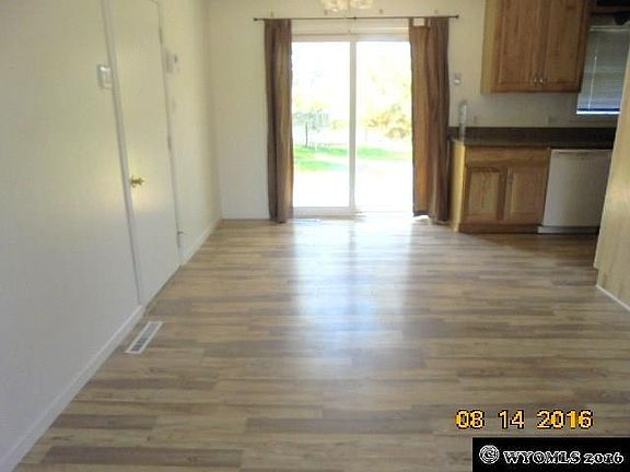 4th image of 1004 Evergreen Way