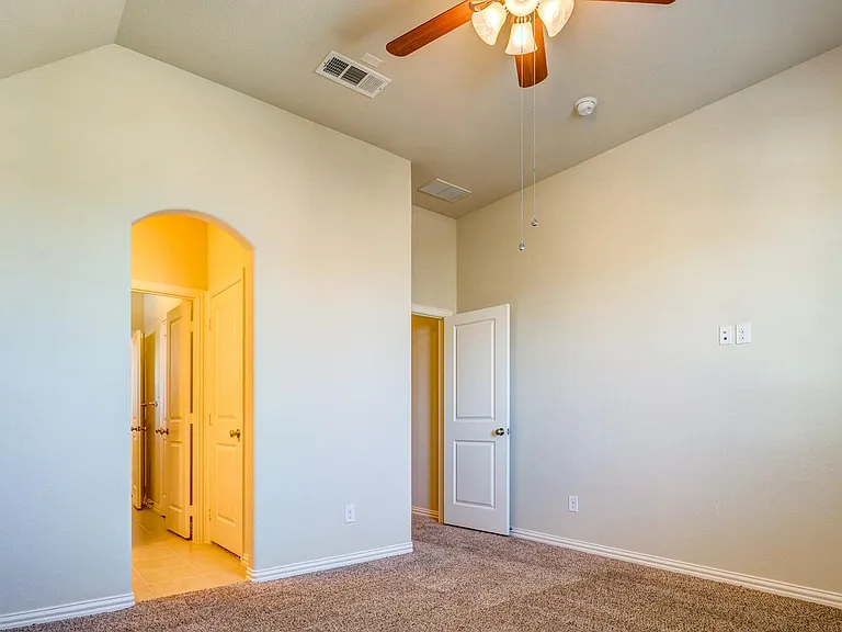 10841 Leesa Dr — Photo 19