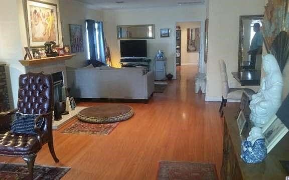 2nd image of 6637 Nagle Ave
