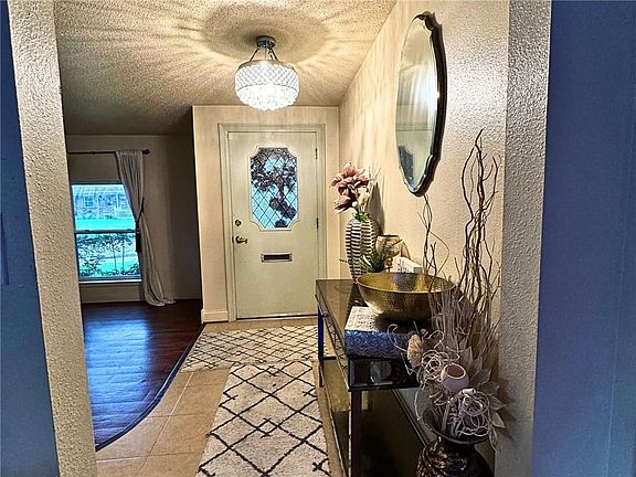 4th image of 2243 Easter Ln