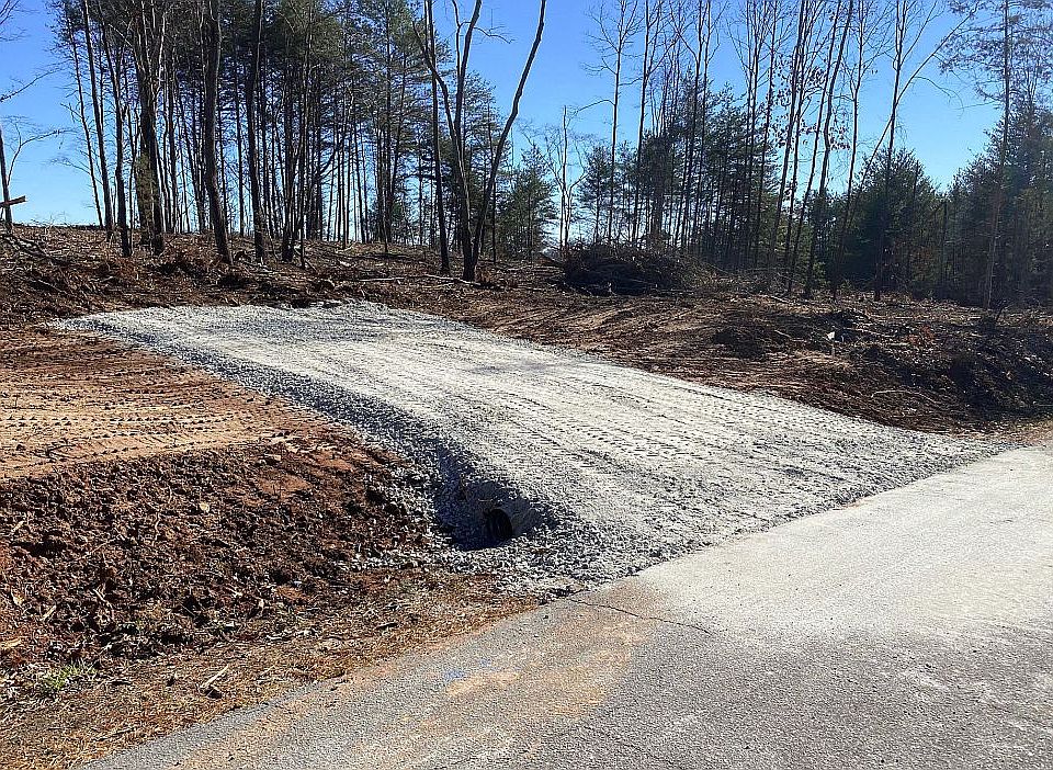 2nd image of 16 Jones Kelley Rd