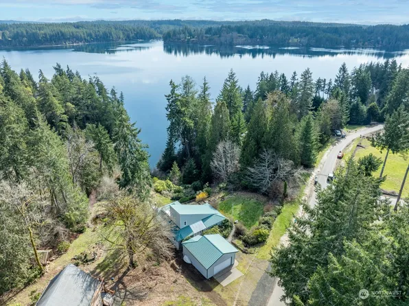 151 E Robbins Road, Grapeview, WA 98546