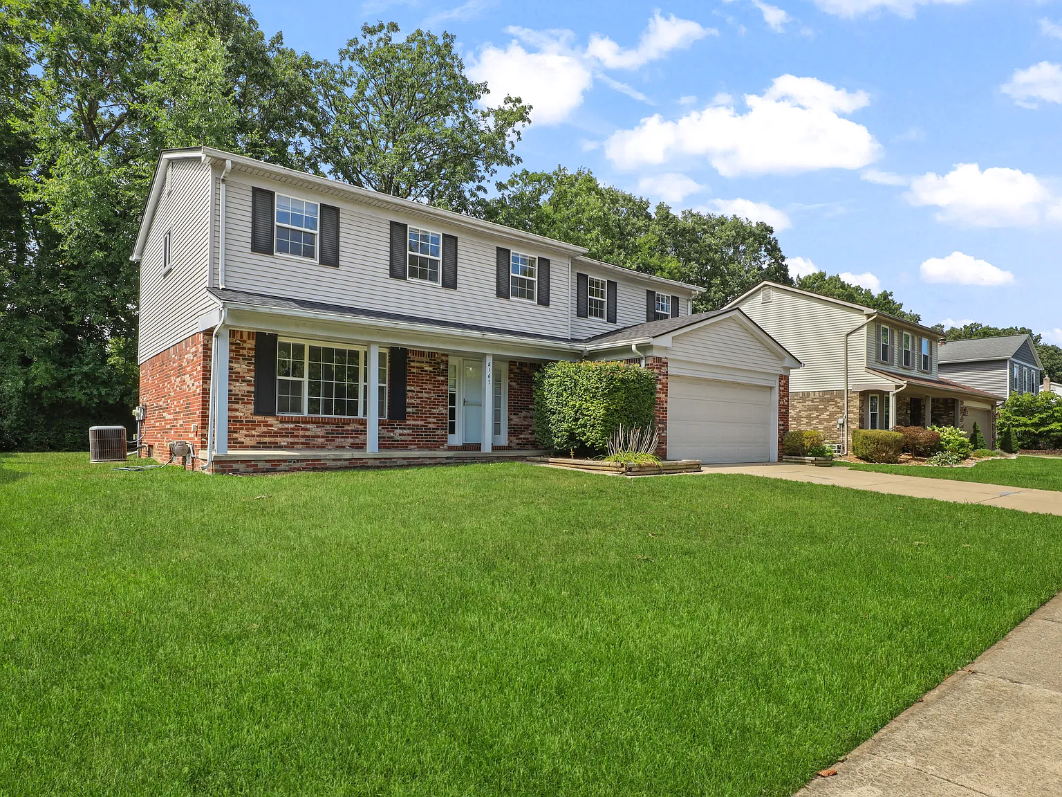 4 bed, 2.5 bath, 2238 sqft, $2,900 — Photo 3
