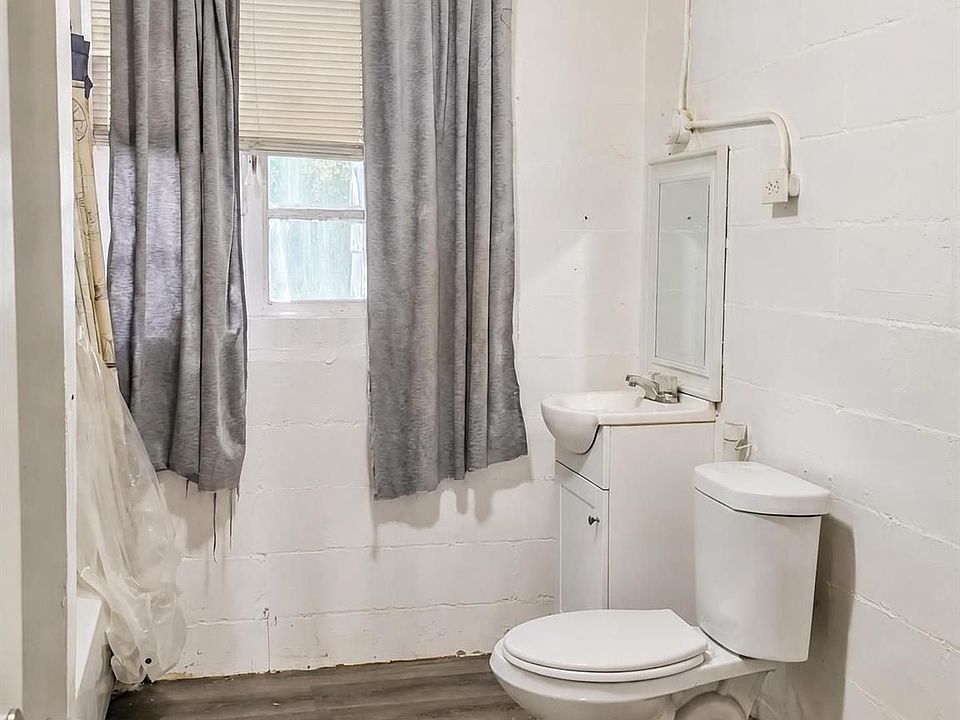 639 Heights Rd, photo 9