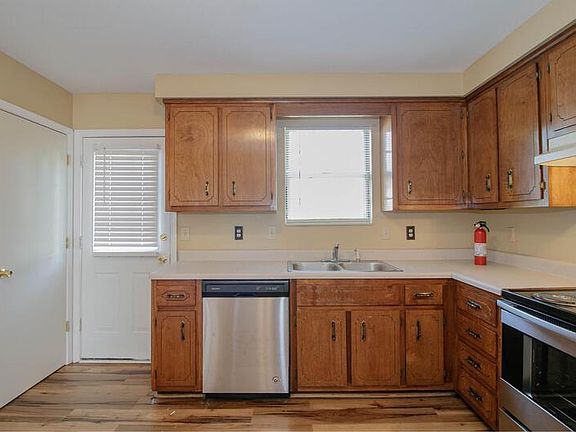 5th image of 371-4 Peabody Dr