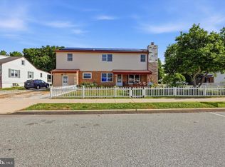 505 W 2nd St, Essington, PA 19029