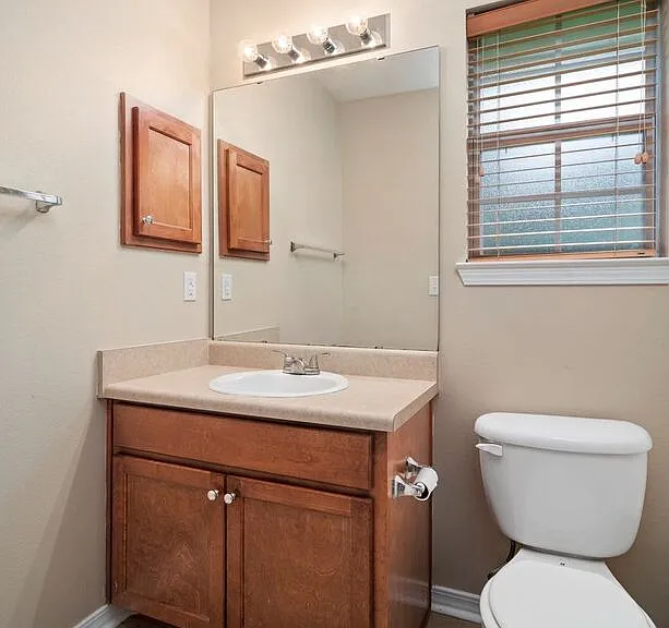 4718 Lemoyne Vis — Photo 21