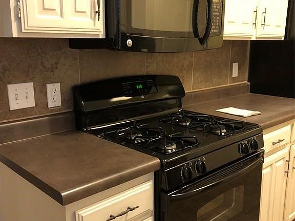4th image of 1713 Canterbury Ln