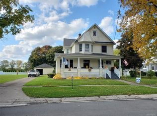 94 S Main St, Lyndonville, NY 14098