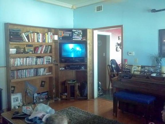 Built-in-Entertainment