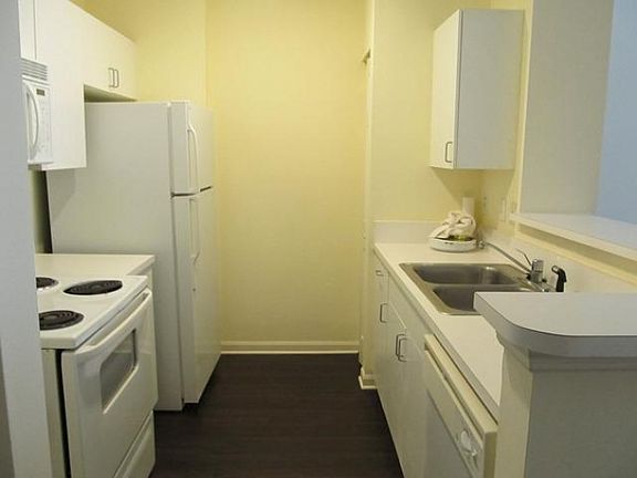 5th image of 780 S Sapodilla Ave APT 103